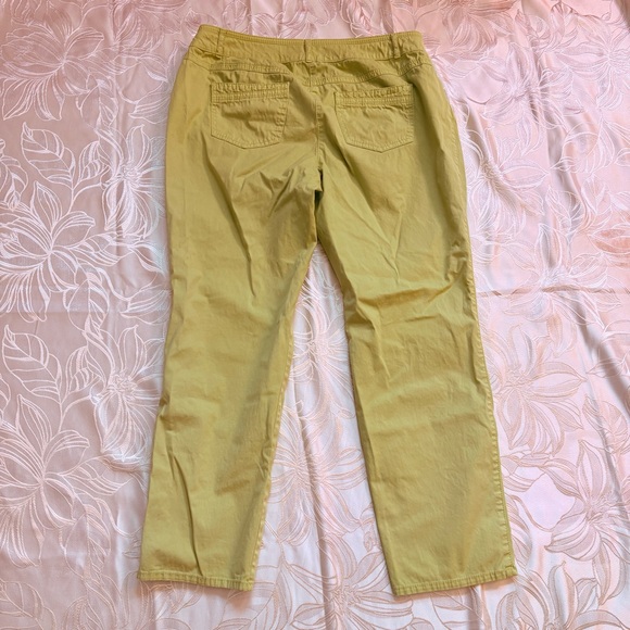GERRY WEBER Women's Straight Leg Green Slightly Cropped Jeans - Size XL - Picture 8 of 10